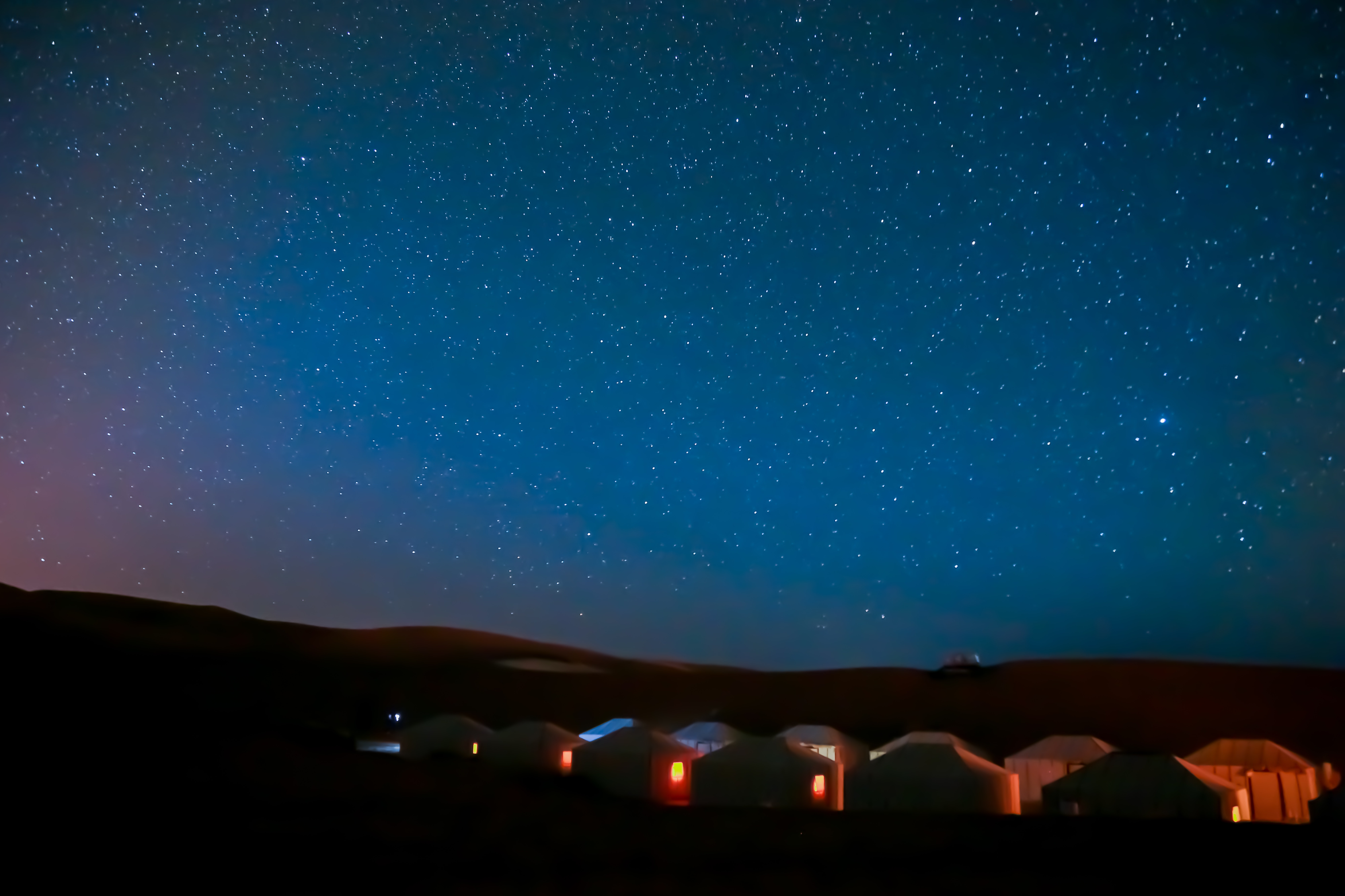 Marokko-Morocco-Custom- Tailormade-Maatwerk-Offroad-4×4-4wd-guide-gids-zandduinen-sanddunes-woestijn-desert-desert-adventure-randy-yip-unsplash